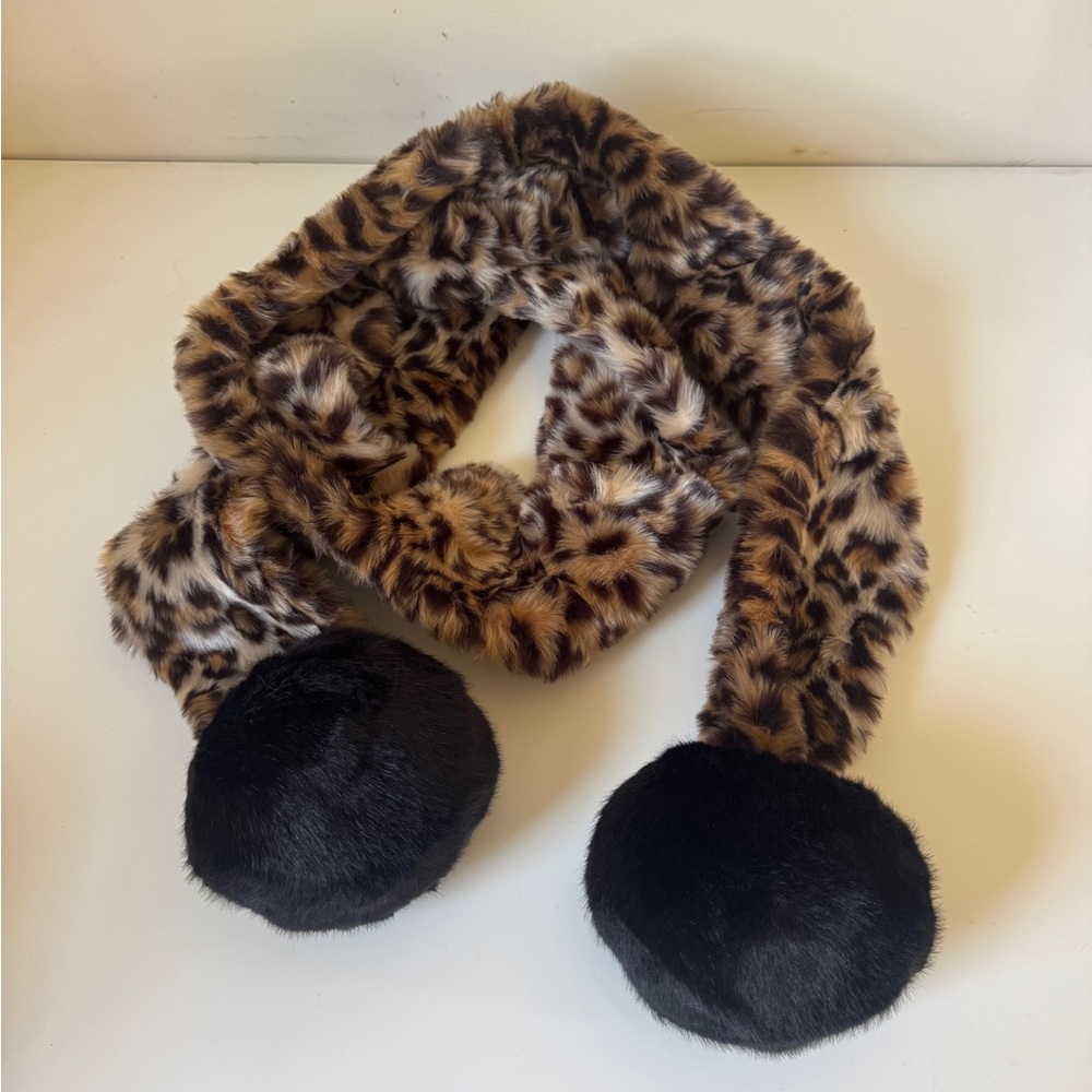 Kate Spade New York Leopard Faux Fur Scarf with Black Pom Poms (New without tag)